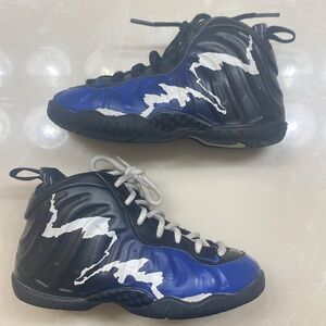 Nike Foamposite Boys Size 11c